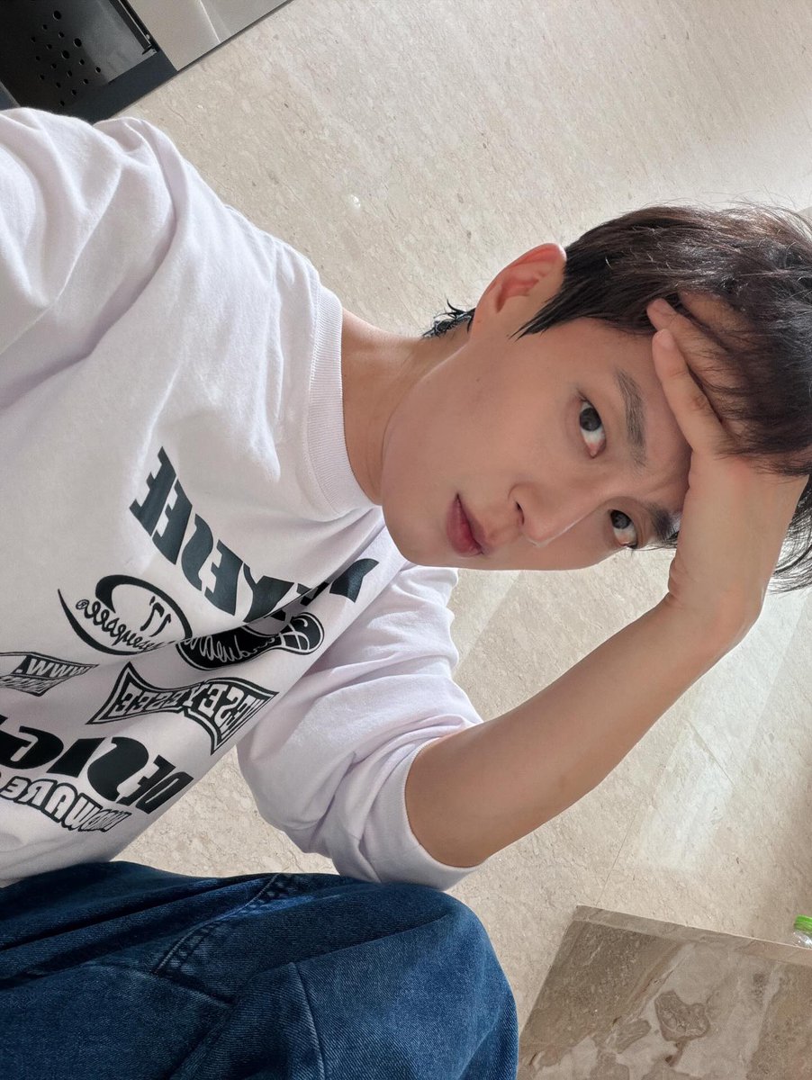 beeeestdjdjdjgm's tweet image. 260119 두스타그램💙
#하이라이트 #비스트 #윤두준 #두준 #YOONDUJUN

에이요 이번주도 다시 스타트🥹
이번주는 하루에 한 번씩 착한일해서 럭키포인트를 쌓아볼까요?
일단 저는 짜증내지 않고 기상에 성공! 1포인트 적립!! 목표는 10포인트!
포인트가 쌓일때마다 댓글에 남겨주세요! 그럼 이번주도…