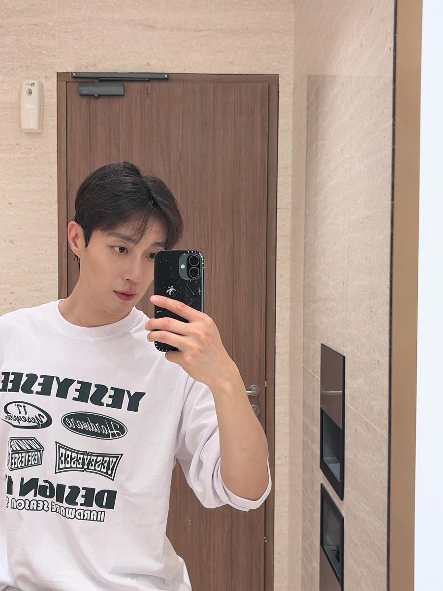 beeeestdjdjdjgm's tweet image. 260119 두스타그램💙
#하이라이트 #비스트 #윤두준 #두준 #YOONDUJUN

에이요 이번주도 다시 스타트🥹
이번주는 하루에 한 번씩 착한일해서 럭키포인트를 쌓아볼까요?
일단 저는 짜증내지 않고 기상에 성공! 1포인트 적립!! 목표는 10포인트!
포인트가 쌓일때마다 댓글에 남겨주세요! 그럼 이번주도…