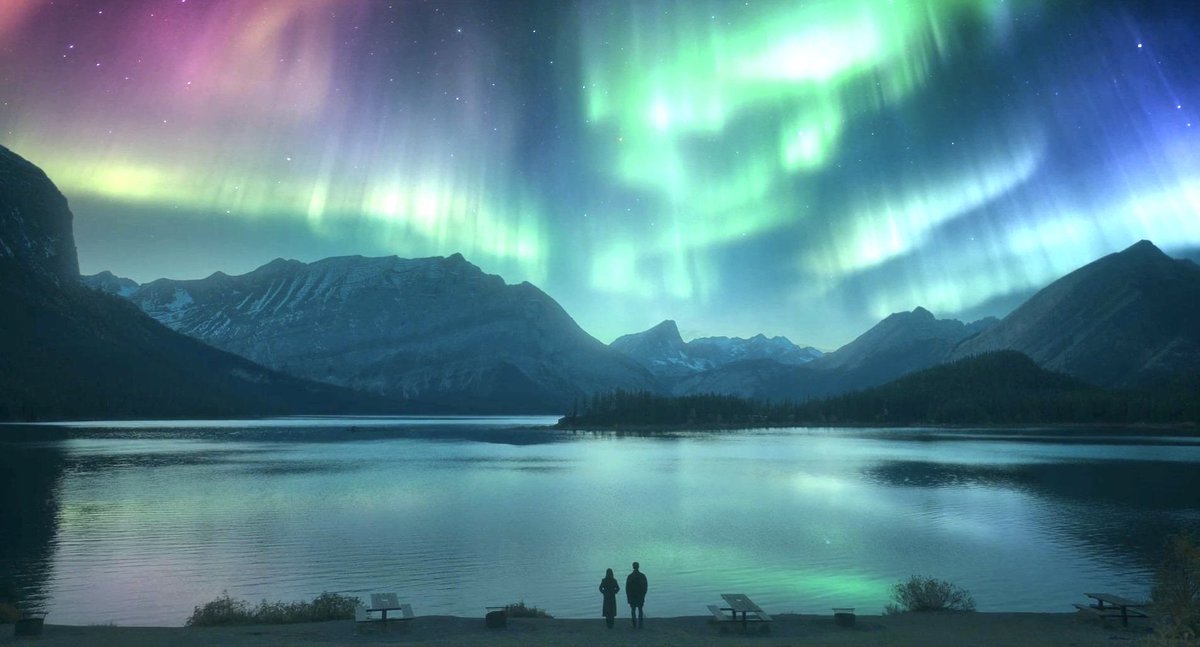 midseonnmar's tweet image. funfact the scene was cgi, but on their way back after the shoot, they actually saw the aurora. it’s so sweet it feels like destiny. jungie keeps telling this story, and now i get why she’s so excited about this. a sign of good luck, and they experienced it for real😭🩵🍀