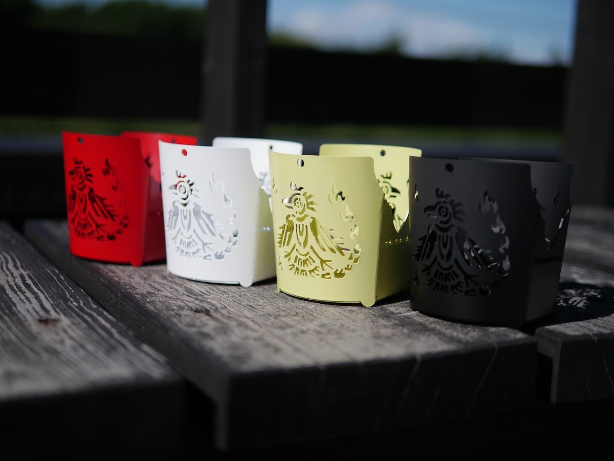 おはようございます！
ショップオープンしました🥳

多用途な小型コンロ、ほたるをご紹介！
シェラカップがちょうどはまるサイズ！キャンプ時にアロマポットとしての使用もおすすめです✨
こちらは女性キャンパーの声を採用し、室内でも様々な用途で使用できます😊

本日も16時まで営業しております！