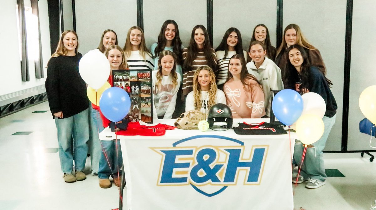 Another great Christmas party! Always love celebrating our senior class!! 💙💛🥎🐦‍🔥 <a href="/VA_Phoenix_Wood/">VA Phoenix Wood</a>