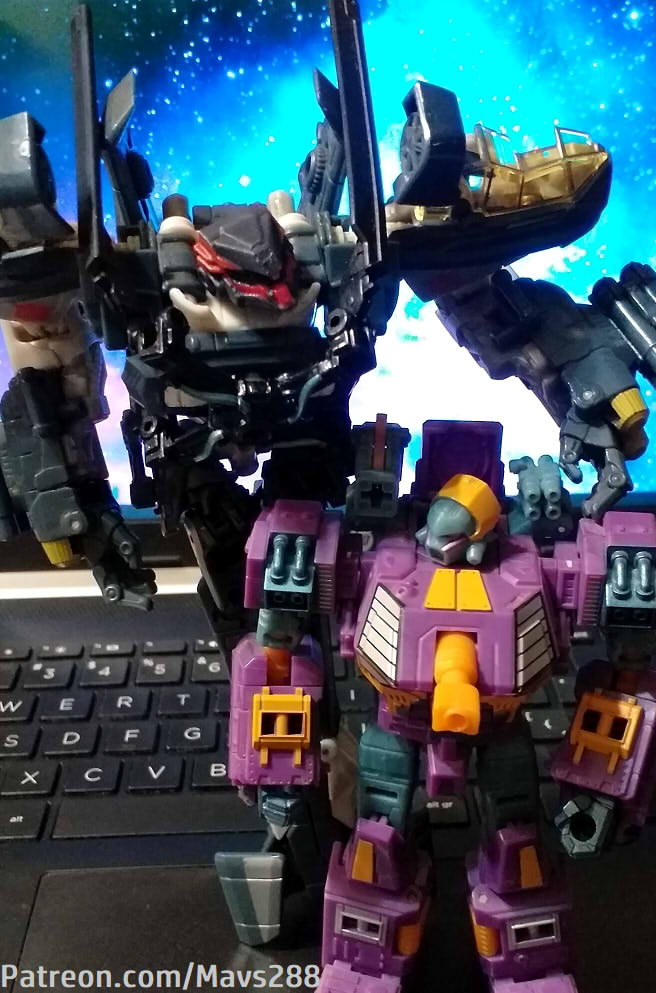 MavDoodles's tweet image. Last friday I was transforming DOTM Skyhammer and noticed he can get into Obsidians "merbot" mode, then I noticed he already has most of the deco and aven the wings on the back to attach the rotors, so I made this head :D  still working on the rotors