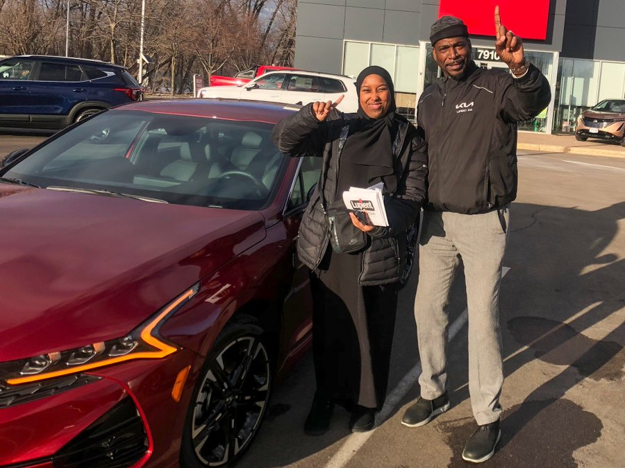 rawsalerts's tweet image. 🚨#BREAKING: The woman who stole @nicksortor camera equipment and drove onto the sidewalk, dangerously dragging him, has been identified as the owner of a children’s autism center in Spring Lake Park, Minnesota. The vehicle and license plate involved match.