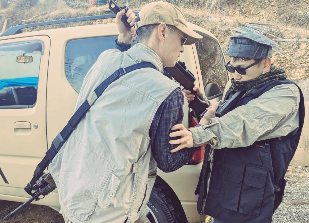 Fc7Ty's tweet photo. #サバゲー
#ppsh
#ぺぺシャー
#パコール
#シュマブ
#ジムニー ?
中東民兵で現地協力者も敵対勢力も出来るのお得。 https://t.co/rAzEJ20gAA