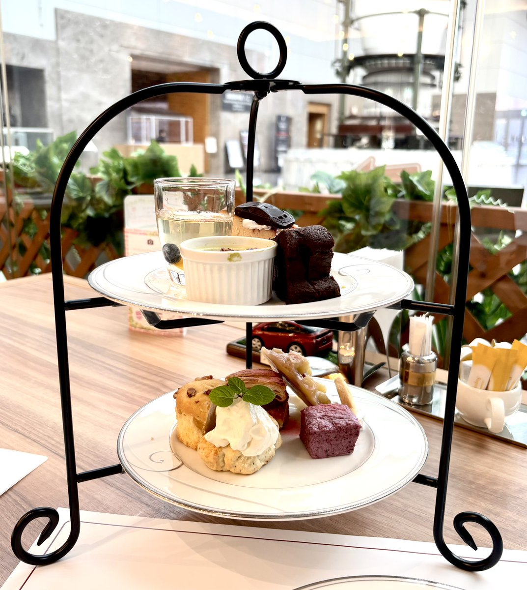 トヨタ産業技術記念館のアフタヌーンティーです
今回見学の後のこちらも楽しみにしていました

#トヨタ産業技術記念館 #アフタヌーンティー #ヌン活 #ブリックエイジ #ホームメイドケーキ