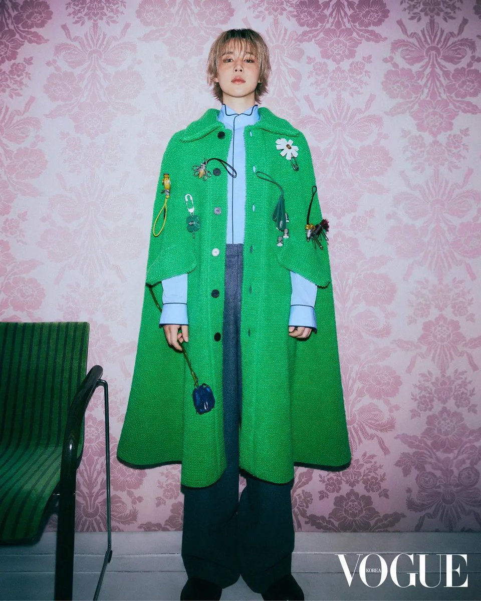 jmpopbase's tweet image. Dolls in their boxes be like: