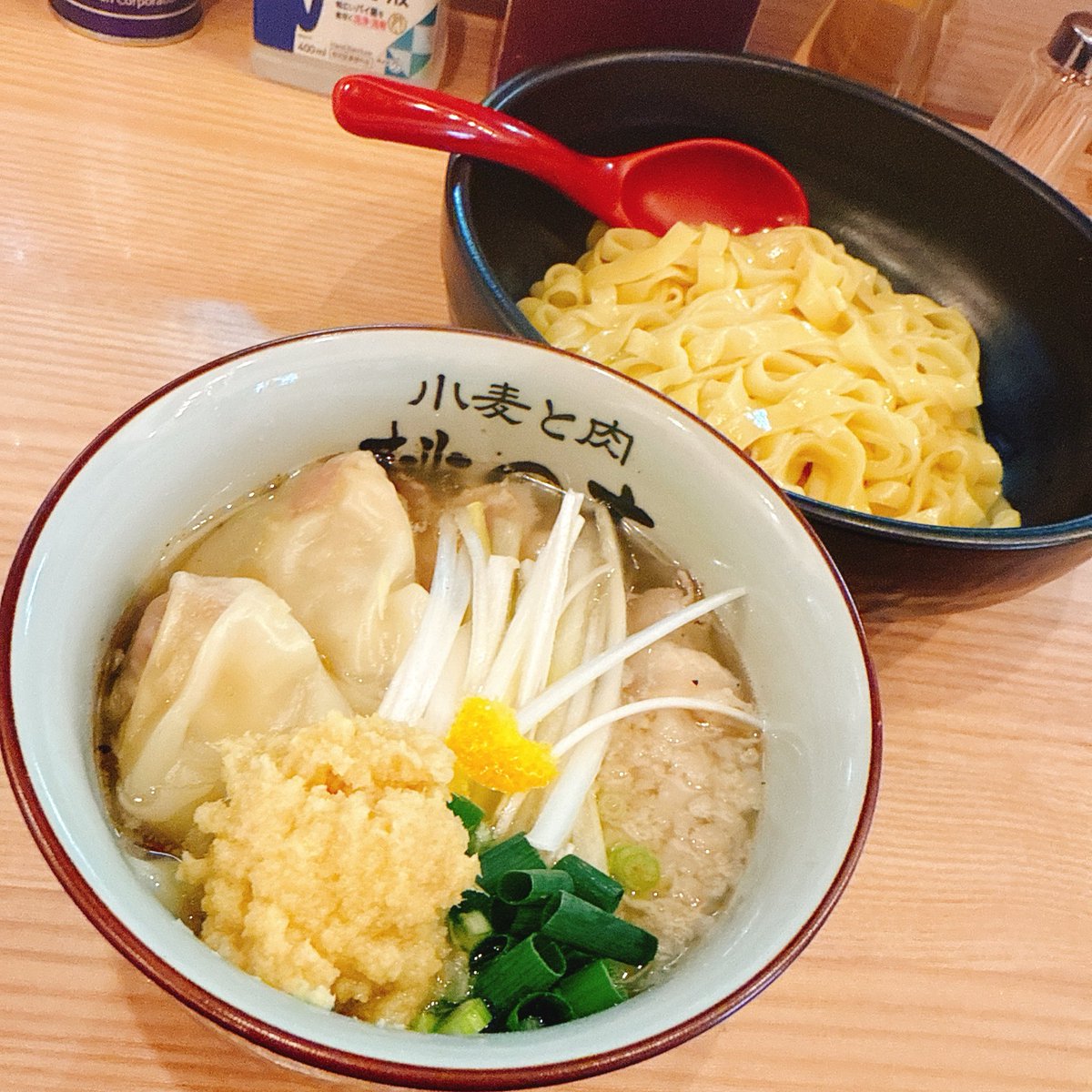 明日20日より 価格改定となります。
よろしくお願い致します。
本日 我武者羅本店、方南通り店は ランチ営業のみとなります。お間違えないようお願いします。 #五福星シルクワンタン  #我武者羅  #menu  #ﾃｲｸｱｳﾄ  #新宿御苑  #つけ麺  #価格改定