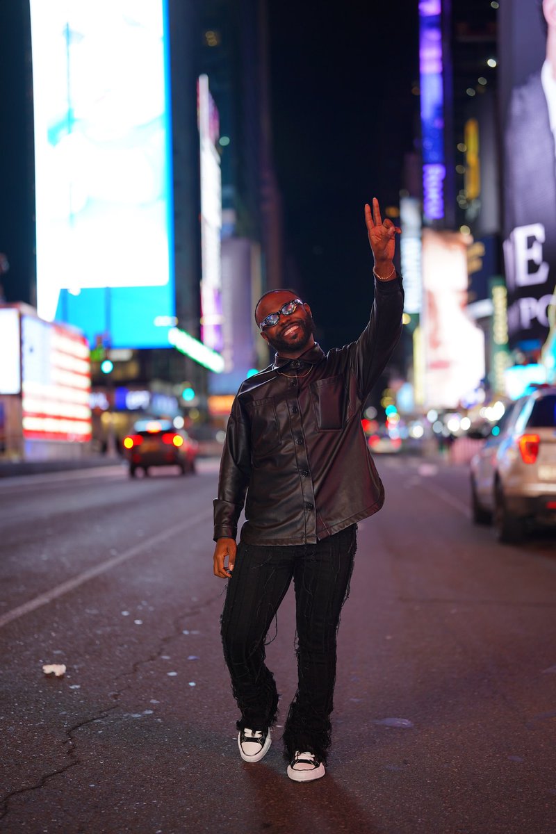ogvontaa's tweet photo. nyc ✨ https://t.co/1xOJoG8wfm