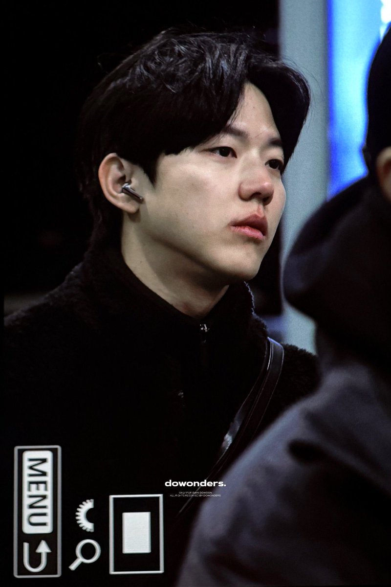 dowoonverse's tweet image. naik gunung di cuaca dingin trus pas selesai langsung terbang ke hong kong buat konser, selesai konser langsung pulang lagi ke korea :( 

take care and stay healthy yoon dowoon🥹