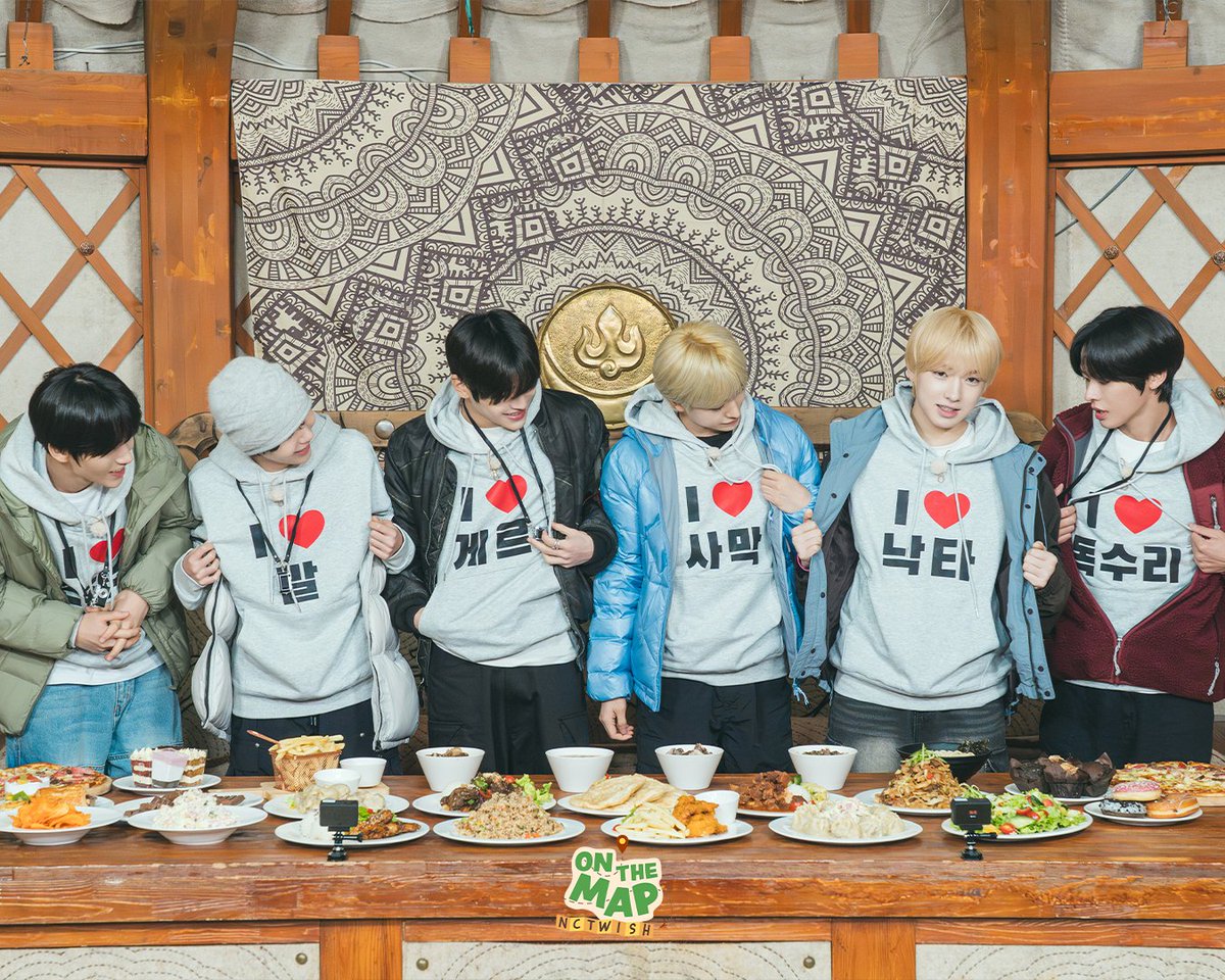 MnetKR's tweet image. 몽골에서도 여전한 💚사랑 많아 위시💚

설렘과 모험, 그리고 ‘챌린지’로 완성되는 단 하나의 지도!
K-POP 아이돌 글로벌 어드벤처
〈𝐎𝐍 𝐓𝐇𝐄 𝐌𝐀𝐏〉

1/20(화) 저녁 8시 𝗠𝗻𝗲𝘁 𝗣𝗹𝘂𝘀 첫 공개
1/21(수) 저녁 8시 𝗠𝗻𝗲𝘁 첫 방송

---
Still full of love in Mongolia, NCT WISH💚

The…