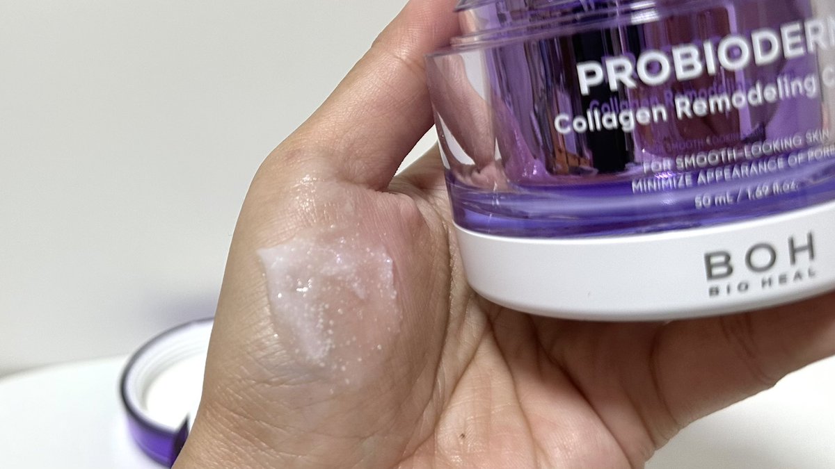 bubblennoey's tweet photo. BOH นี่ใครไม่เคยใช้อยากให้ลองนะ เป็นแบรนด์เกาหลี
#Daycream --เรื่องความชุ่มชื้น+ผิวฟูนี่ต้องให้เลยอะ ดีมากกก ทาแล้วระหว่างวันหน้าไม่ทำให้เยิ้มใด
#nightcream--ช่วยยกกระชับผิว เนื้อครีมจะหนักนิดนึง นี่ใช้ตอนกลางคืน ทาแล้วนวดขึ้น เริ่ดๆ
#biohealth #massagecream #makeupcream https://t.co/EfoUkDORCH