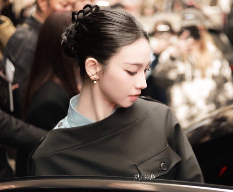 karinaspics's tweet image. we need to bost our tags now!

RT + REPLY with tags, add words beforehand;

KARINA AT PRADA FW26

#KARINAxPradaFW26