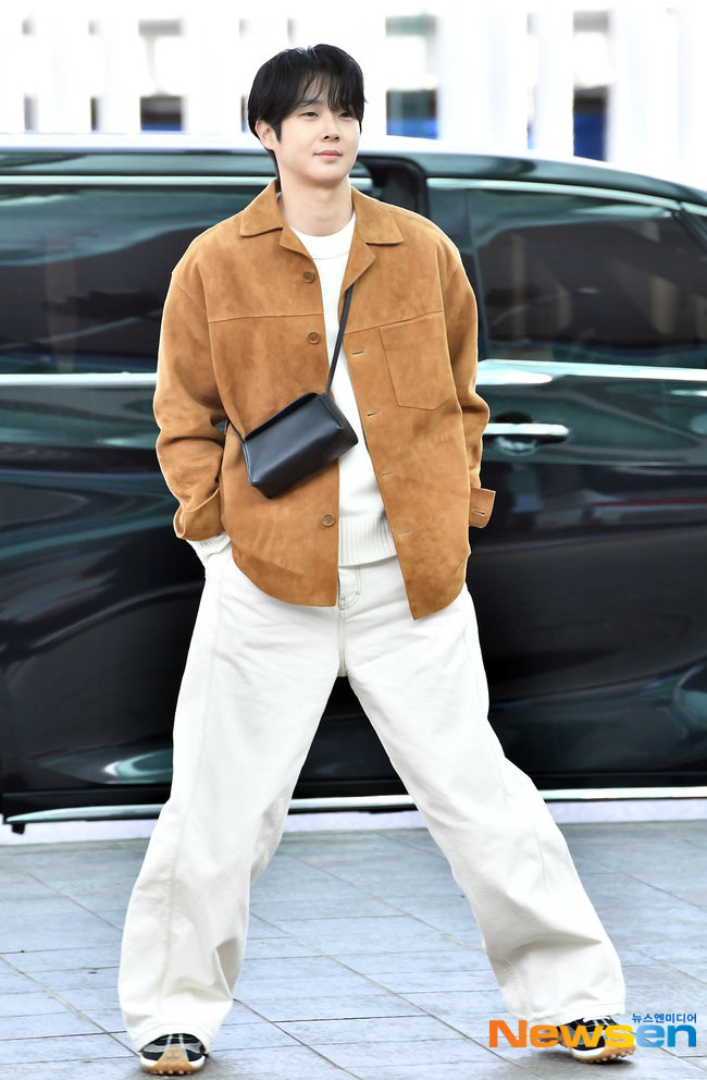 solsolwooshik's tweet image. チェ・ウシク、出国場のポーズまでも素敵[フォトエンHD] - ニュースエン
🔗 m.newsen.com/news_view.php?…
#최우식 #チェウシク #ChoiWooShik #崔宇植