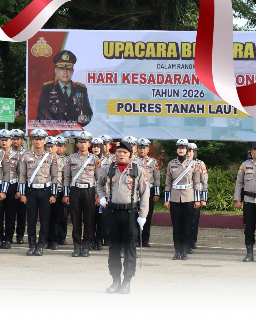 LautHumas's tweet image. Polres Tanah Laut melaksanakan Upacara Hari Kesadaran Nasional Tahun 2026 yang dipimpin langsung oleh Kapolres Tanah Laut AKBP Ricky Boy Siallagan, S.I.K., M.I.K., bertempat di Lapangan Apel Polres Tanah Laut, Senin (19/1).