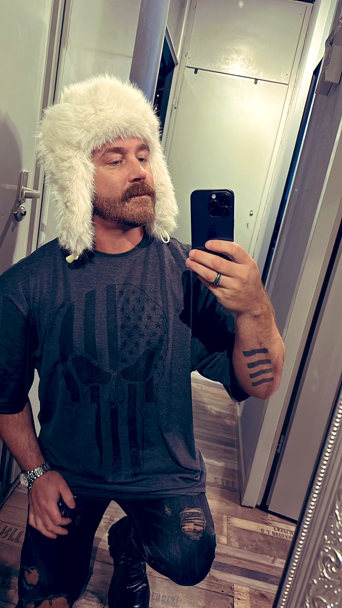 Logan Moore tweet media