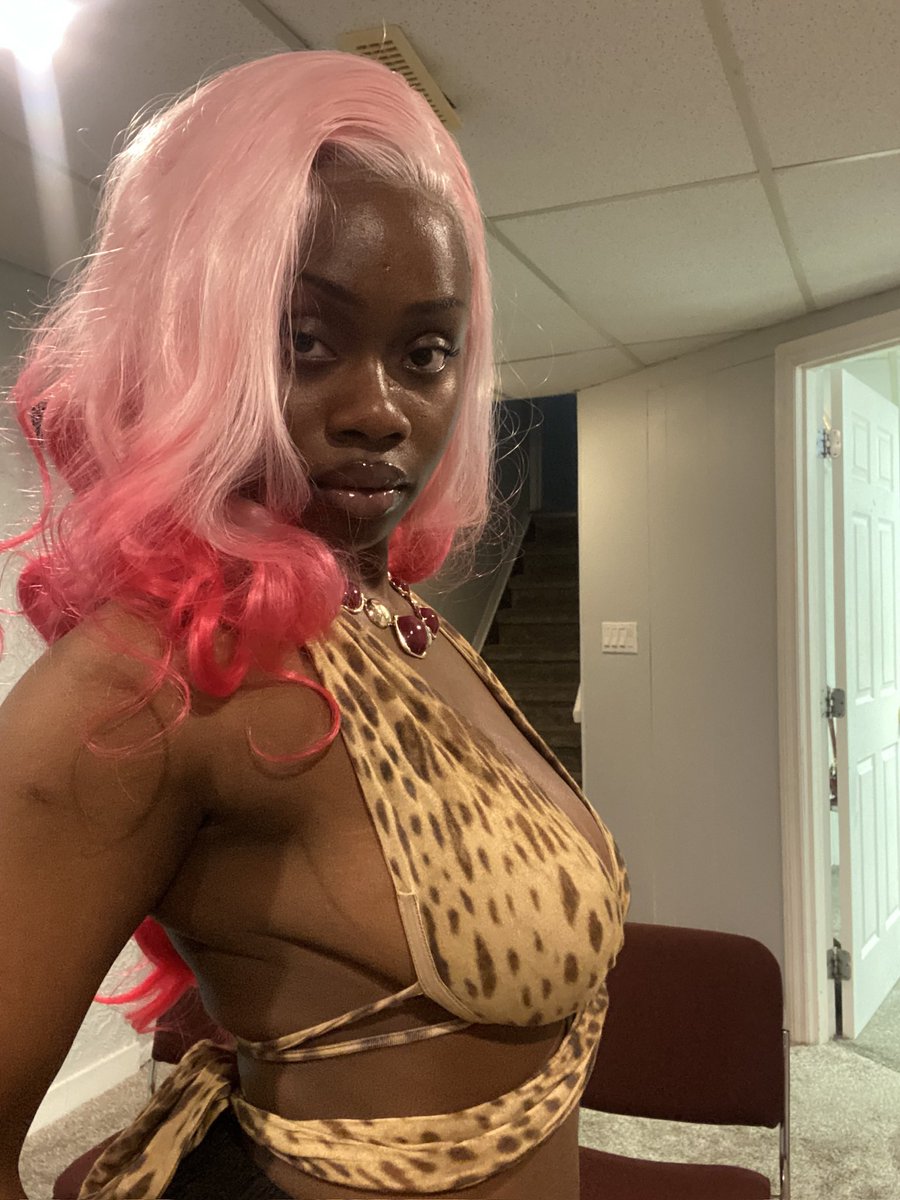 similolusimi's tweet image. simi free 🤩