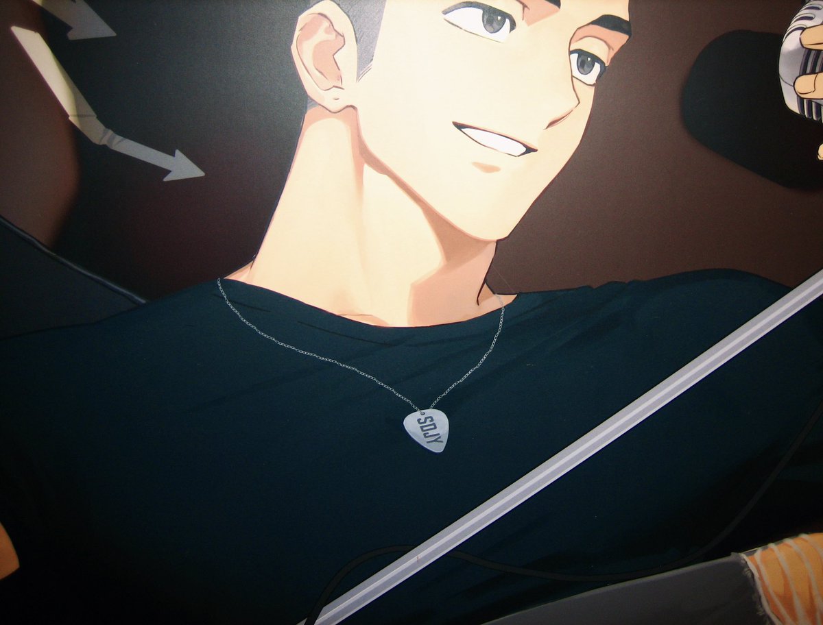 그리고 이 사진 확대해 보면 안 되나요 임승대 너에 재유가 담겨 있음 구라 아니고 진짜로 승대 눈에 재유가 비쳐져 있어서 농놀님 어디까지 승재를 하신 건지 감도 안 오고 하… 
승대 귀에 귀 뚫었던 자국이랑 목걸이랑 두꺼운 목까지 싺싹 봐 주세요