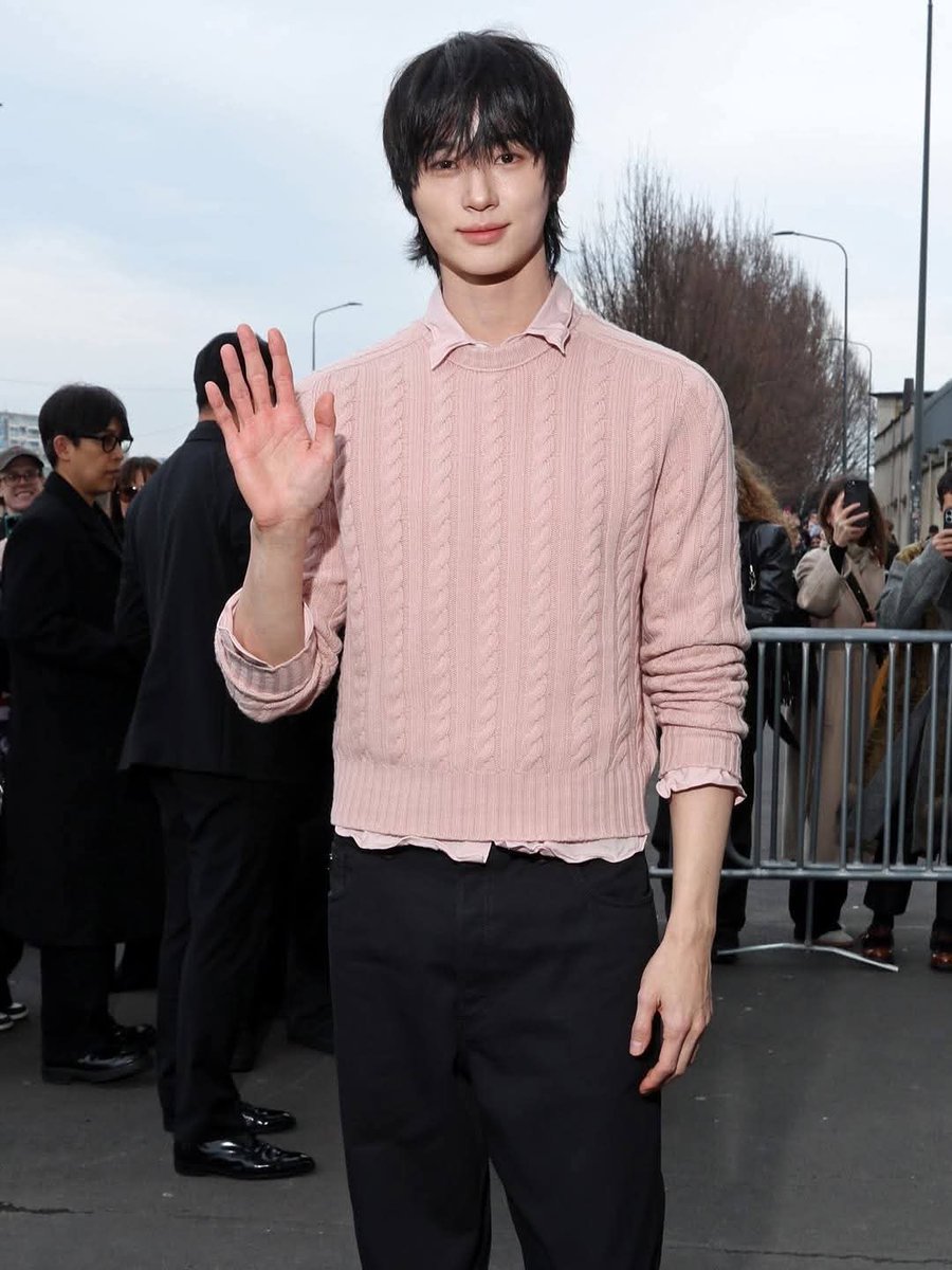 KhunOteetawat's tweet photo. ป๊าด !!!!!! สมมง
260118 | BYEON WOO SEOK X PRADA AT MILAN FASHION WEEK 2026
@BWSvn
#ByeonWooSeok #변우석 #BWSvn #PradaFW2026 #Prada https://t.co/5X8nef1P8o