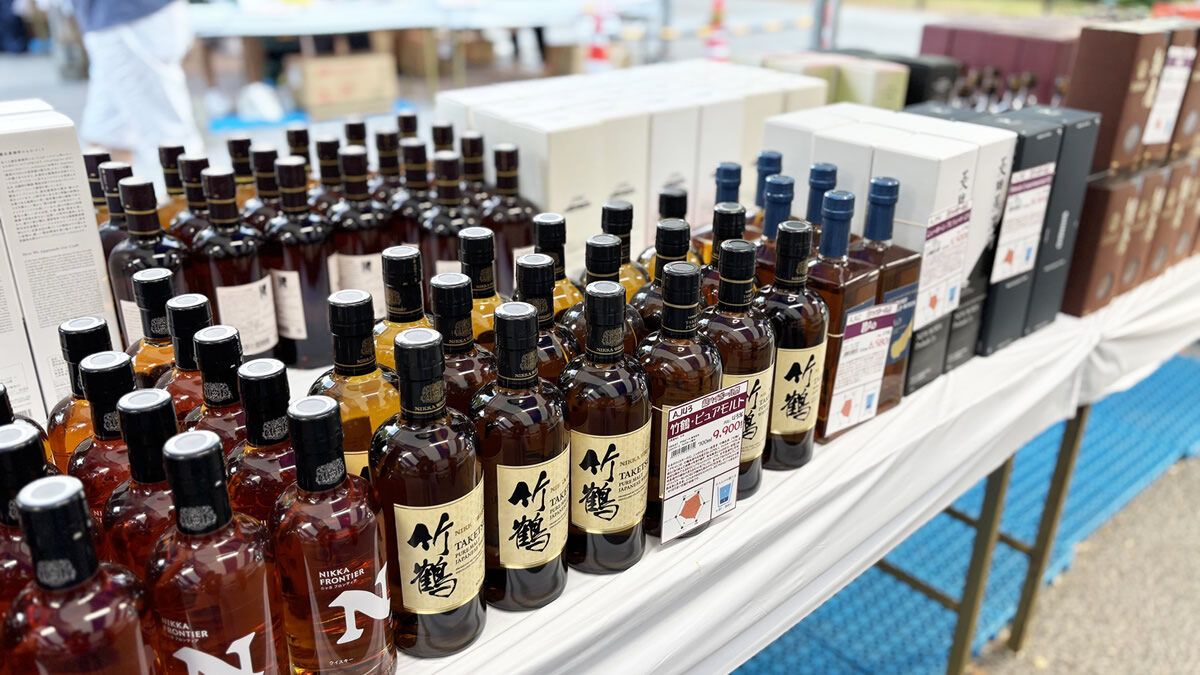 event_checker's tweet image. 2/20(金)-23(月・祝) さいたま新都心・けやきひろばで「超ハイボール祭」開催。ウイスキーだけでなく120種類以上の様々なお酒を炭酸で割って飲み比べ。フードや鍋企画も楽しめます。入場無料→event-checker.info/super-highball/