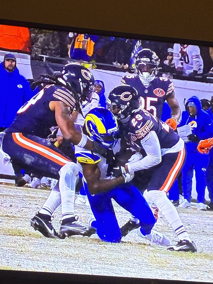 RCigrand's tweet photo. @NFL #NFLPlayoffs #nflrefs #nflisrigged same exact situation and cooks catch was called an interception and Devante Adams is called a catch? Get real. https://t.co/wsyGQSqt4I