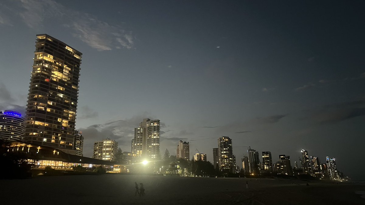 MathildeTexier's tweet image. The end of a busy week at the Magic Millions @mmsnippets 🏇🏻🩺🩻🌊🌞🏖️🌅

#Horses #Veterinary #NotAnOfficeJob #MyLife #MyWork