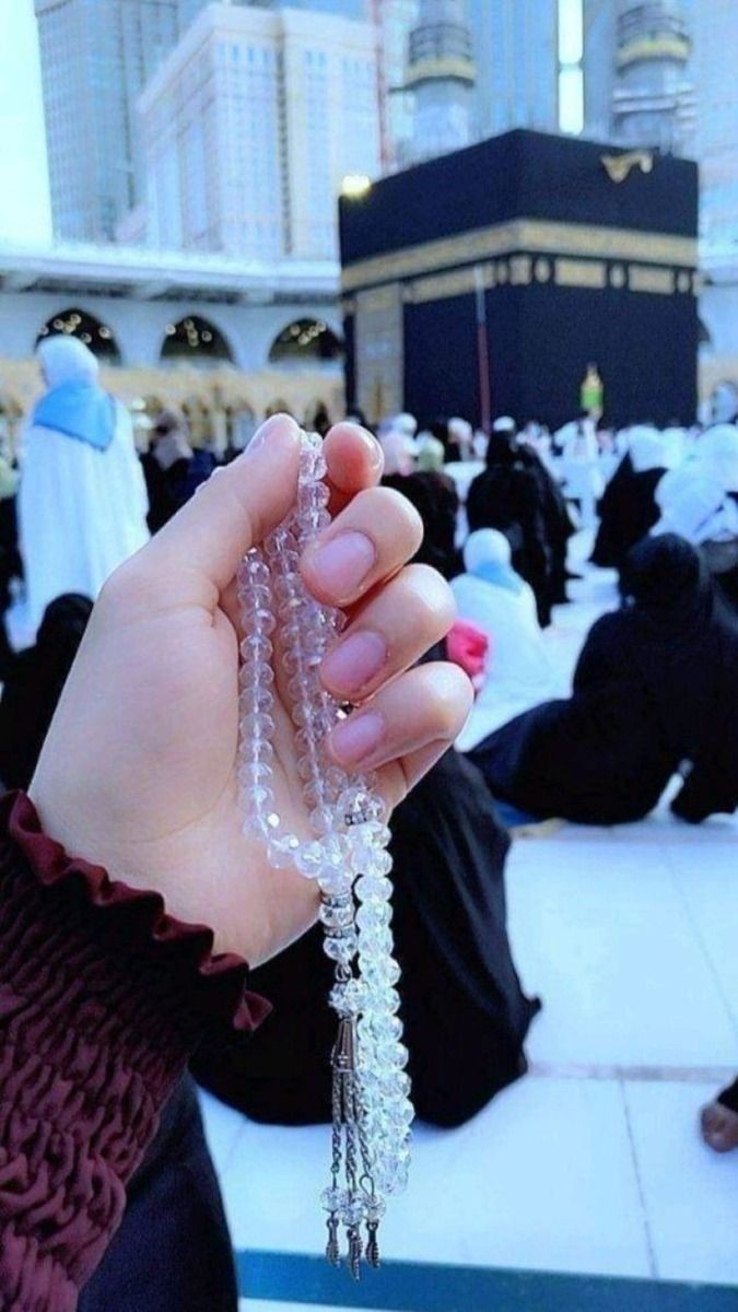 KbryaK32085's tweet photo. اللهم في هذا الصباح الجميل بلغ كل واحد منا أمنيته ،
وبلغني زيارة بيتك الكريم اللهم آمين 🤲🤍 https://t.co/hDcQAsTnpF
