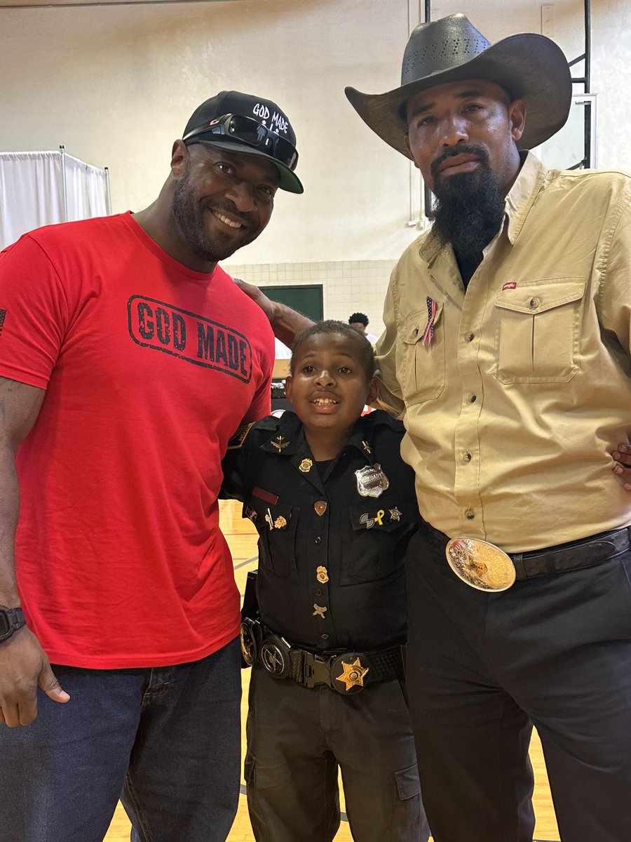 DJ, I’m praying for you, little buddy. The Lord will heal you. 

From one cop to another, I’ve got your six. 
<a href="/DanielDevarjaye/">Daniel_Devarjaye</a>