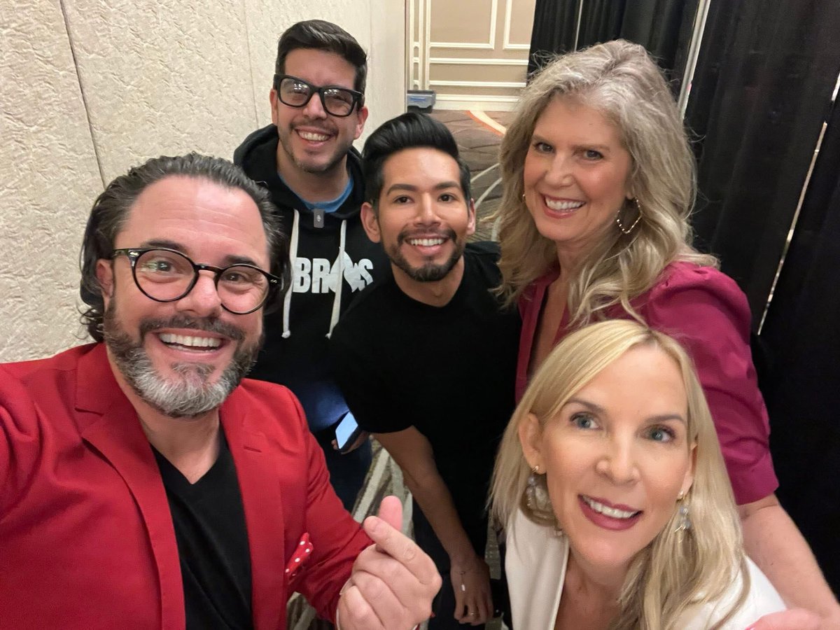 Overwhelmed with the amount of talent, expertise and connections this weekend <a href="/podfestexpo/">Podfest Multimedia Expo #podfest25 #Podfam</a> . <a href="/Chriskrimitsos/">Chris Krimitsos</a> you truly have created an amazing community with heart. Thank you!

More pics to come!  Loved seeing you all!🎙️❤️