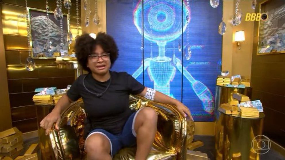 xmaicow's tweet image. a milena com certeza é o alívio cômico da edição #BBB26