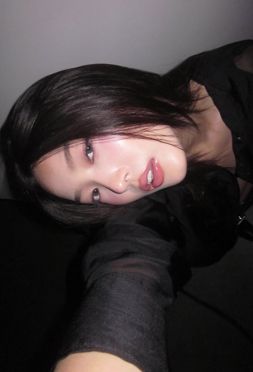 K4TS3YE's tweet image. jeung yoonchae the it girl you are