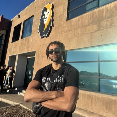 Reggie♛Lynch tweet media
