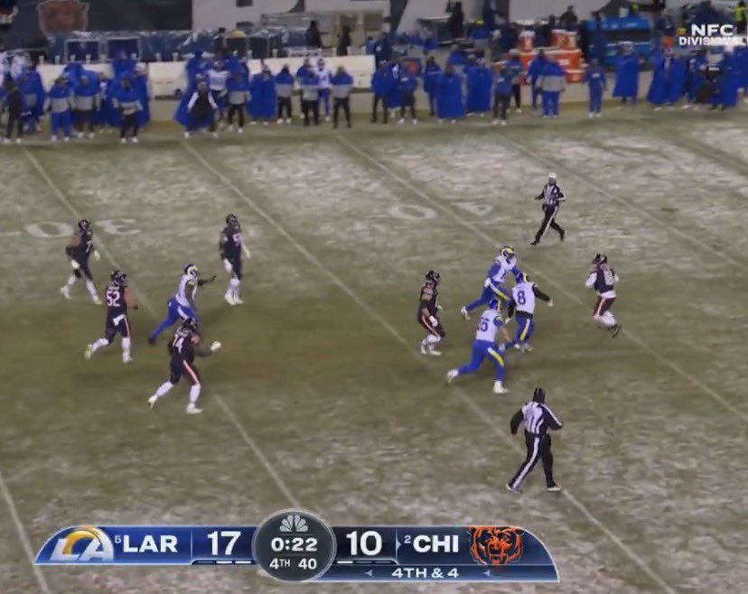 Caleb Williams threw a touchdown on this play