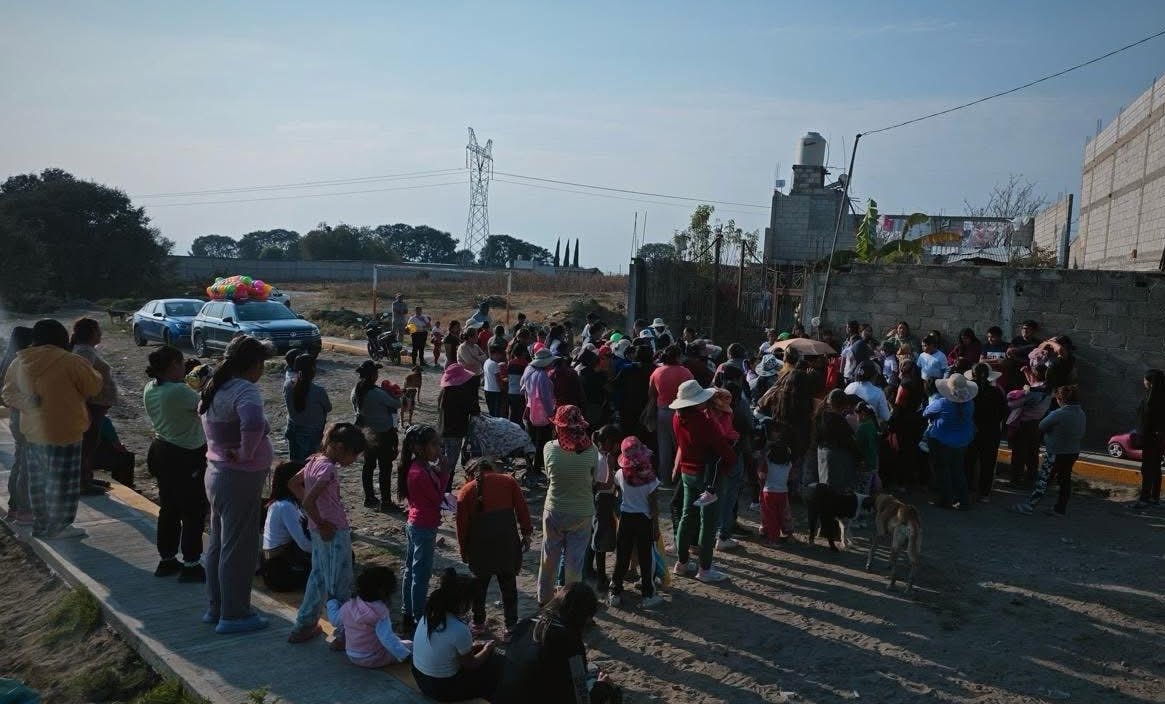 Esta regiduría es de #TerritorioYNoDeEscritorio 

🫱🏼‍🫲🏼Les comparto que realicé una asamblea informativa con vecinas y vecinos de la Junta Auxiliar de la Resurrección con quienes me comprometí a trabajar en las problemáticas existentes.

#AndresCeronRegidor