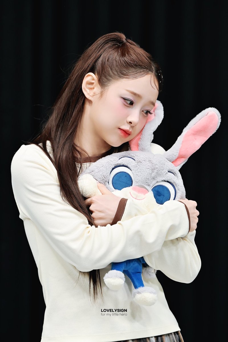 lovelysign_'s tweet image. 260116 팬싸인회

#츄 #CHUU