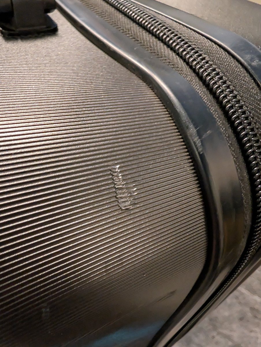 LakPrashant's tweet photo. I am not sure why resolution is taking so much time. @IndiGo6E @DGCAIndia @jagograhakjago 

Attaching images of hard scratches around the suitcase body. These were also shared with @IndiGo6E by airport counter 7 opposite to belt 7 at the time of bag collection. https://t.co/0i1TpZiSgS