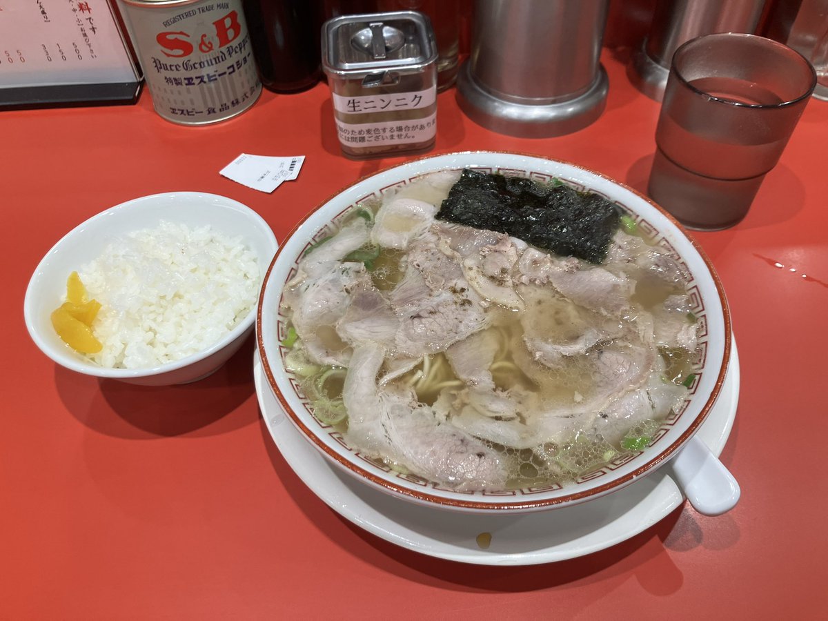美味しいラーメン見つけた‼️
栄の中日ビルB1Fにあるマルチューラーメン

シンプルな見た目であっさりそうに見えるけど、しっかりしててご飯に合う昔ながらの中華そばって感じだった👍

また栄来た時食べよう😋

#ラーメン