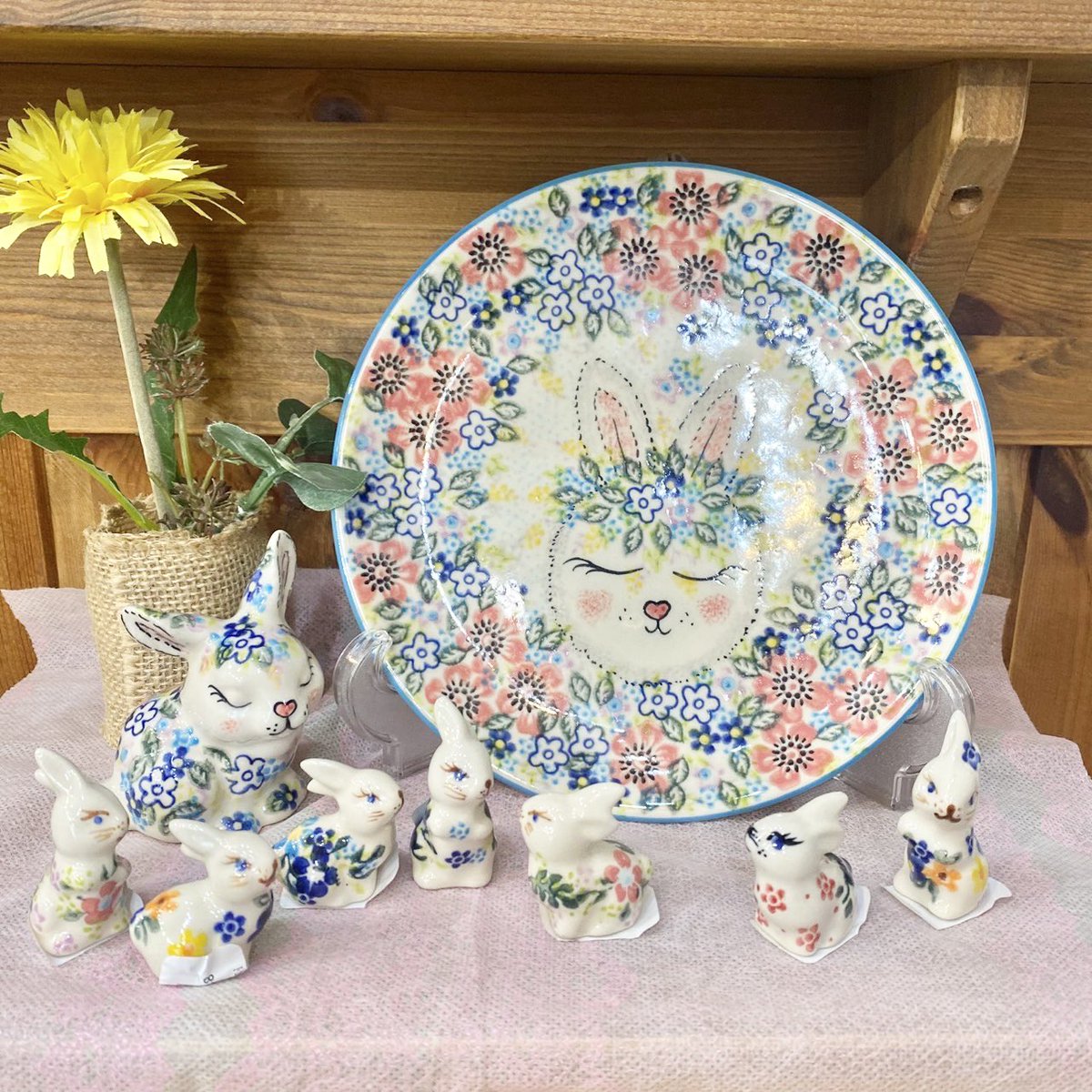 神戸直営店。うさぎさんのアイテム集合しました！