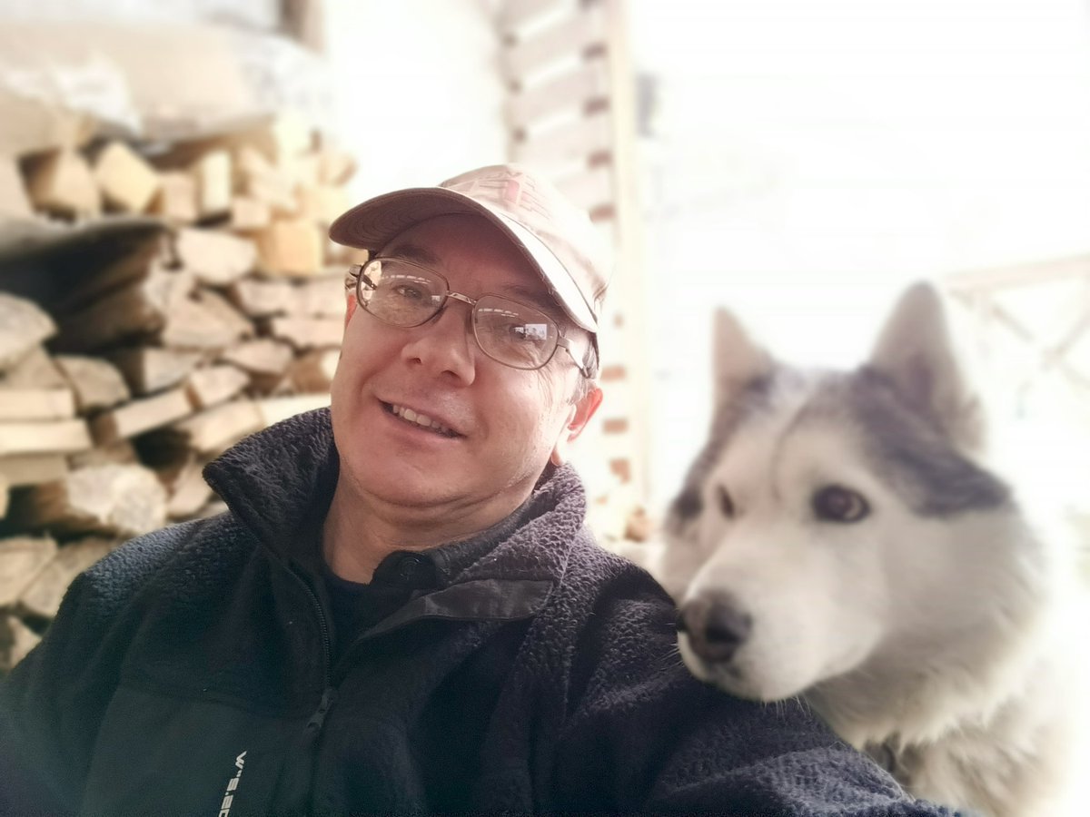 quick_spinch's tweet image. Светит нам пара недель ветрища и дубаков, микродрузья. Но у нас есть теплая одежда и дровишки. А там, в феврале, глядишь и полегчает. Доброго вам денёчка!