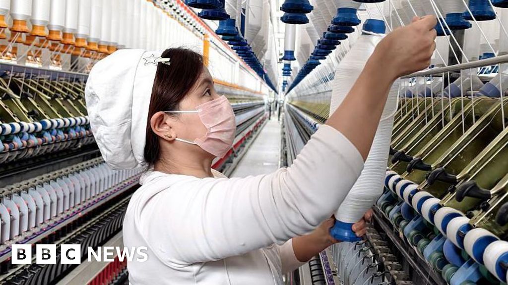 China hits 2025 economic growth target as exports boom bbc.com/news/articles/…