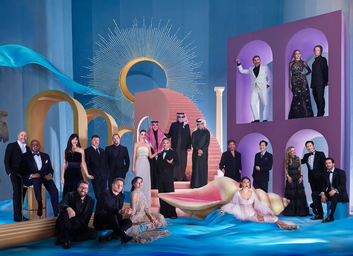 the most random picture ever😭😭