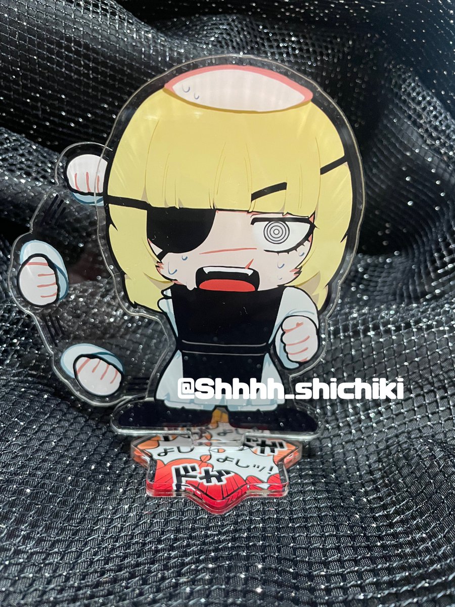 写真で撮るとこんな感じ❕❕印刷めっちゃ綺麗〜❣️❣️❣️❣️
高さは10cmくらいです。ﾁｮﾄ大きめアクスタ♪

⬇︎トリオキニ（サークル参加者限定）
triokini.com/circle/item/20…