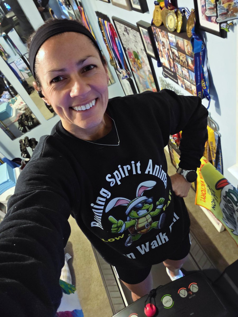 runSue19's tweet photo. Ten treadmill miles for a long run. Determined to not let this cold weather win.🙌 #loveyourrun #treadmillmiles #keepmoving #madein81 #basebuilding https://t.co/4wphAJbBhj