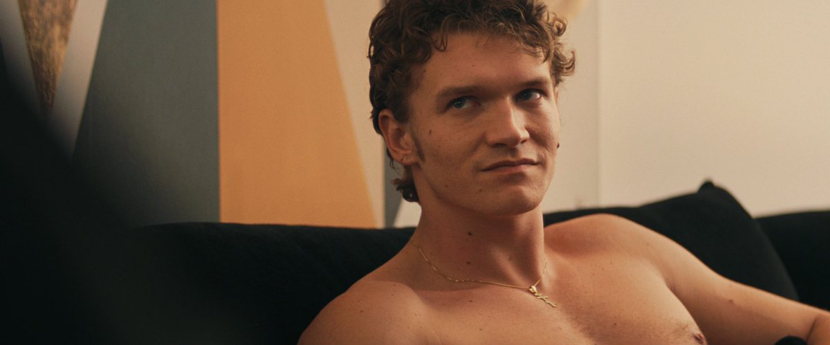 mandodameron's tweet image. why go to bed at a semi recent time when i can just make myself go through this once again instead