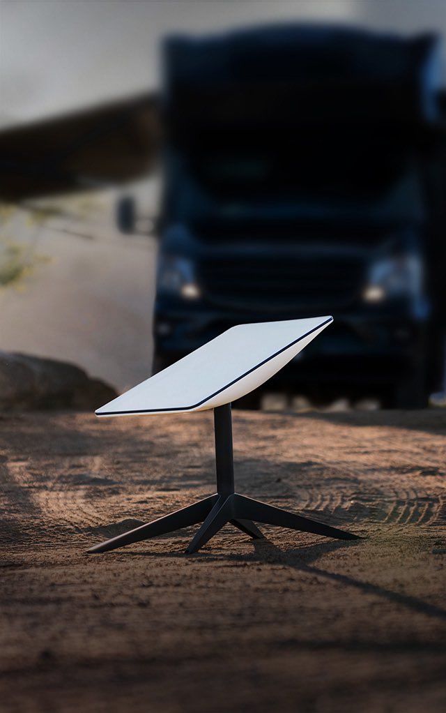 kargadan's tweet image. دهه ۶۰ و ۷۰ می‌خواستند جلوی #ویدیو را بگیرند ولی ماهواره هم آمد.
دهه ۷۰ و ۸۰ می‌خواستند جلوی #ماهواره را بگیرند ولی اینترنت هم آمد.
دهه ۸۰ و ۹۰ می‌خواستند جلوی #اینترنت را بگیرند ولی فیلترشکن هم آمد.
دهه ۹۰ به بعد می‌خواهند جلوی #فیلترشکن را بگیرند ولی #استارلینک هم آمده.