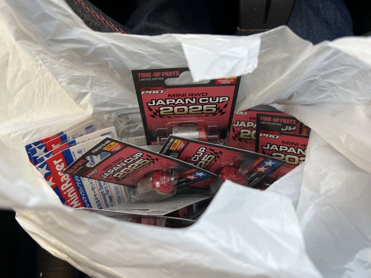 KoF1disk's tweet image. 療養しないといけないから買い出し