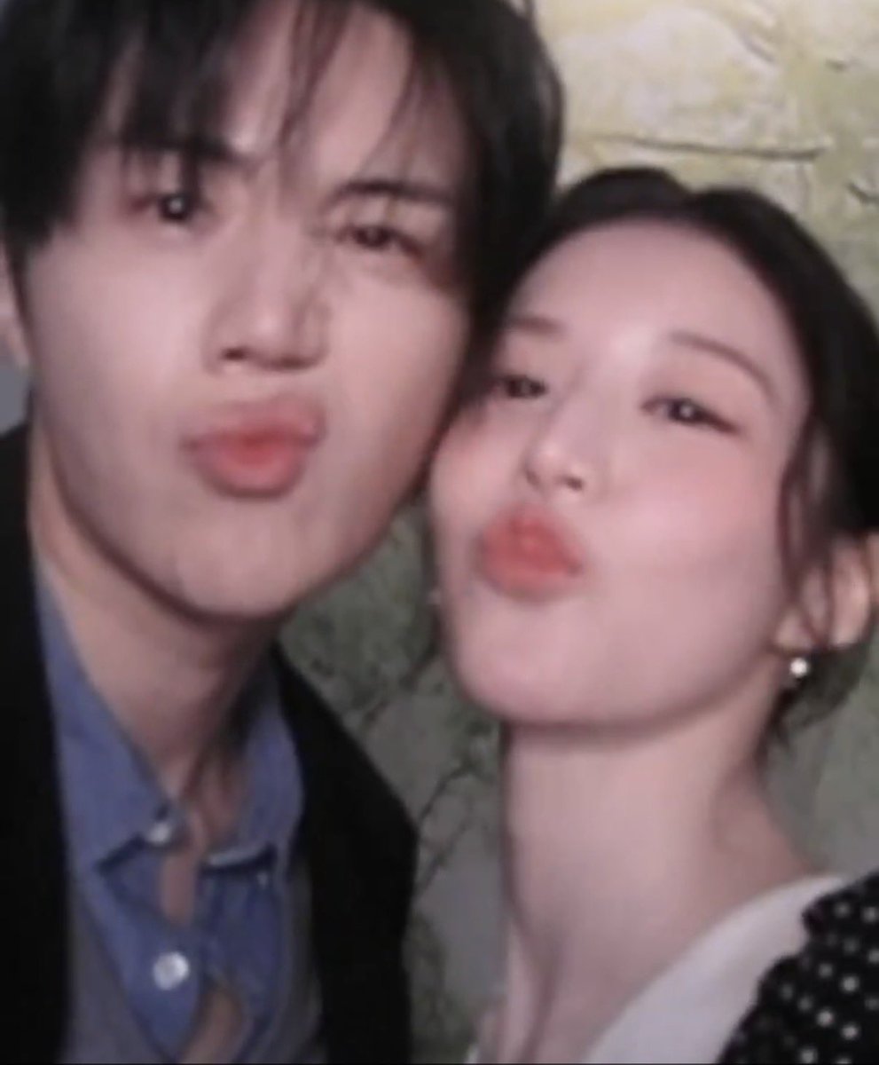 kshgyjs's tweet image. THEY ARE SO MARRIED