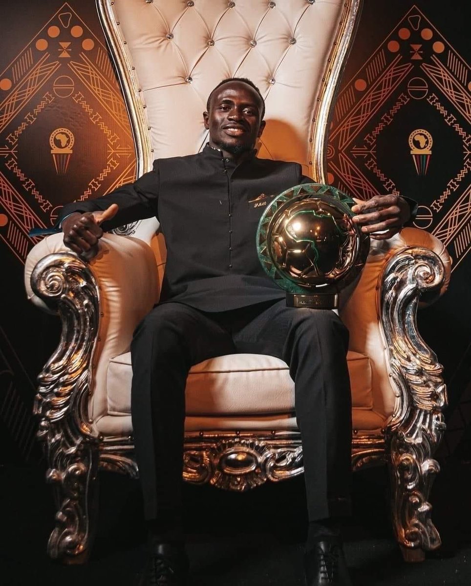 lnstantFoot's tweet photo. Sadio Mané est-il devenu ce soir le PLUS GRAND JOUEUR DE L'HISTOIRE AFRICAIN ? 🤔🇸🇳

✌🏿 Double vainqueur de la CAN 
🐐 Meilleur joueur africain 2019/2022
🐐 Meilleur buteur de l'histoire du Sénégal
🐐 Meilleur passeur de l'histoire du Sénégal 
🐐 Meilleur passeur de l’histoire de la CAN
⚽️ 5è meilleur buteur de l’histoire de la CAN