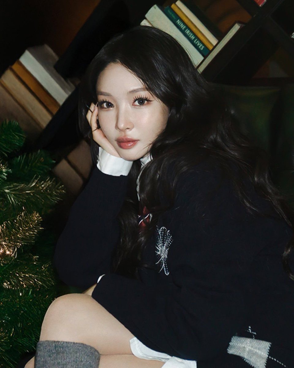 BYULHARANCIAGA's tweet image. #rewatching succession