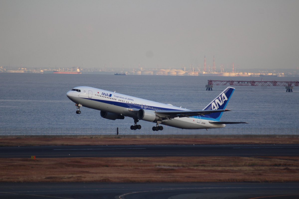 Plane7879's tweet image. 767の離陸がドッカンすぎてクソ笑った瞬間