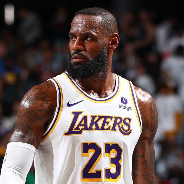 LakeShowYo's tweet image. 🚨 LeBron now has 51,000 career points